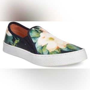 Corso Como Duffy Floral Slip On Sneaker Size 7.5